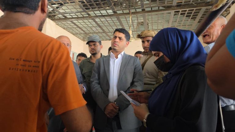 وزير حقوق الإنسان ينفذ أول زيارة ميدانية إلى السجن المركزي بعدن